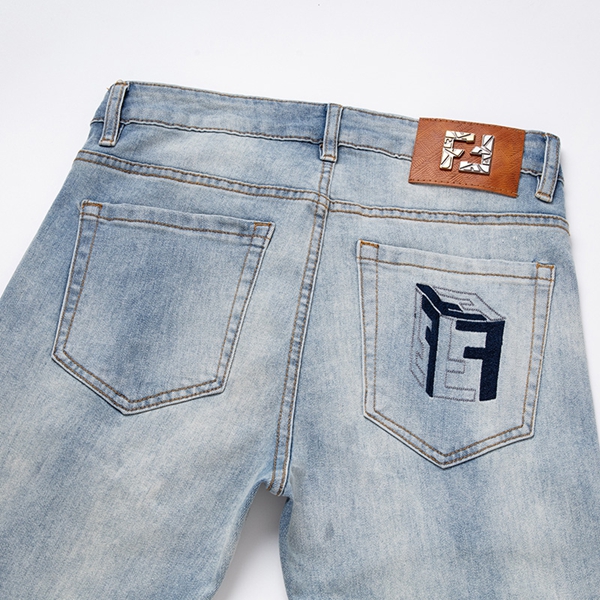 ブランドジーンズ正面デザイン